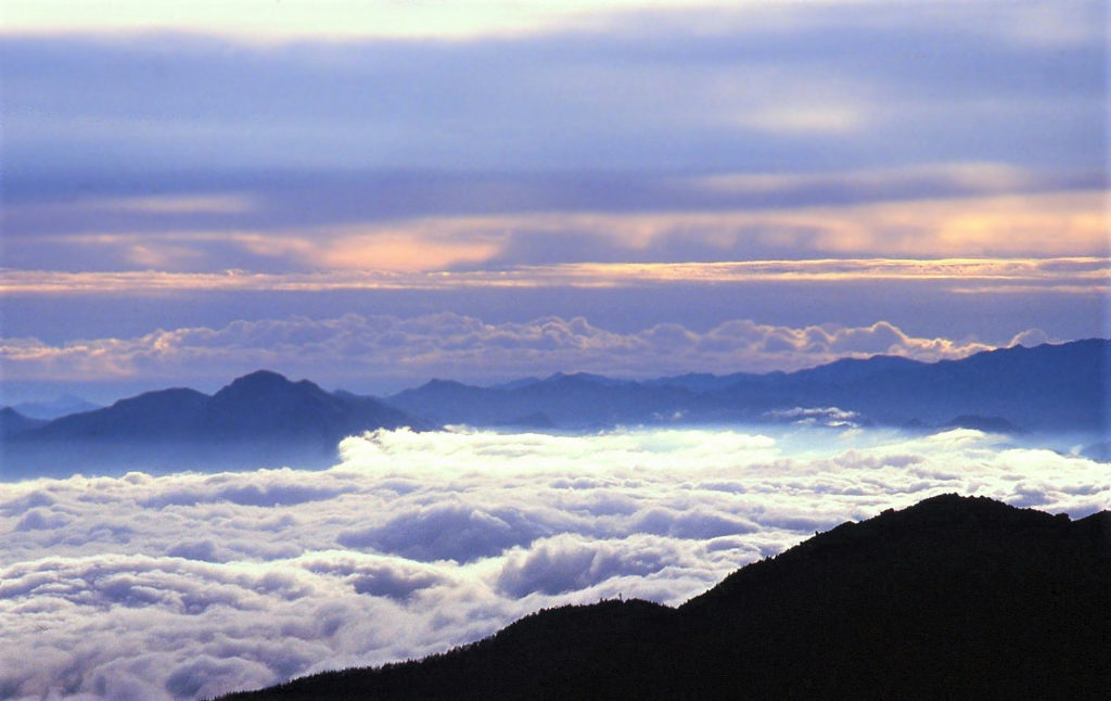 蓼科山山頂から